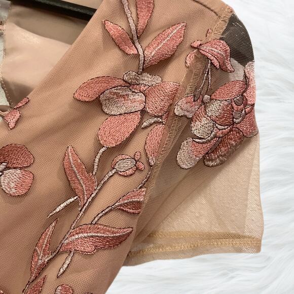 NWT TwoSisters the label SASKIA DRESS EMBROIDERY ROSE size 4 - Picture 6 of 9